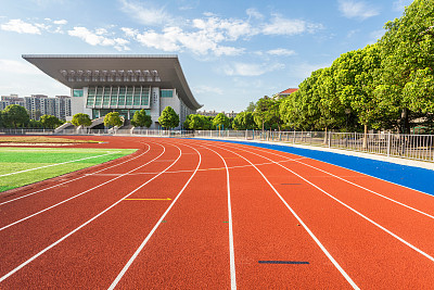 塑胶跑道:昆明师大附小俊发城小学喷面